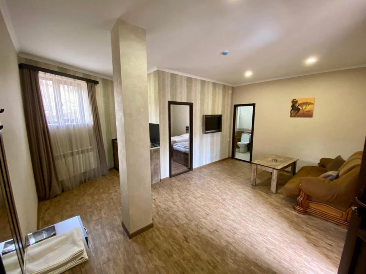 Tsaghkadzor Inn Hotel Eksteriør bilde